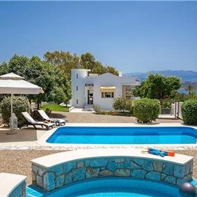 4 bedroom villa with pool close to beach on Akrotiri peninsula, sleeps 8